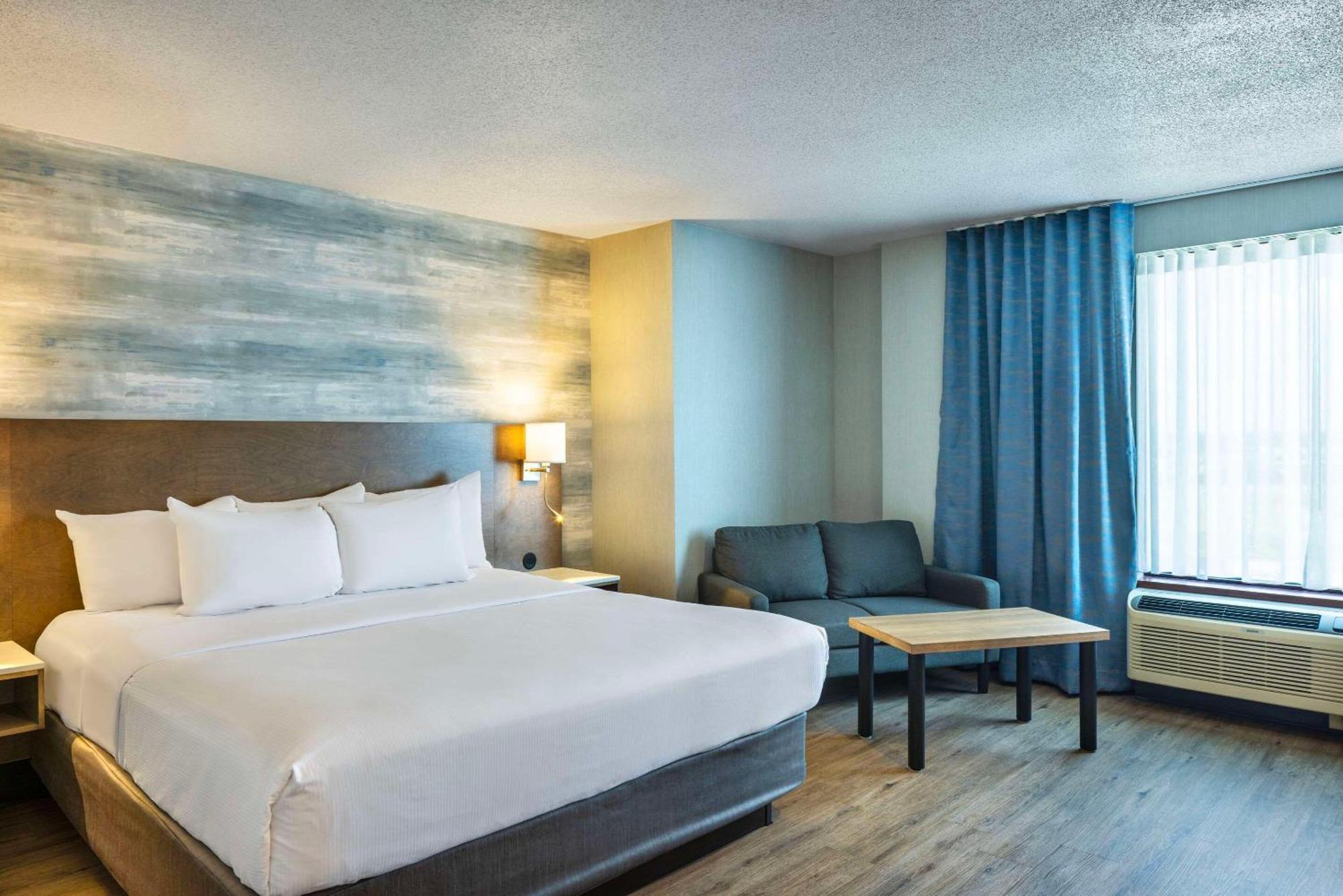 Quality Inn & Suites Levis Exterior photo