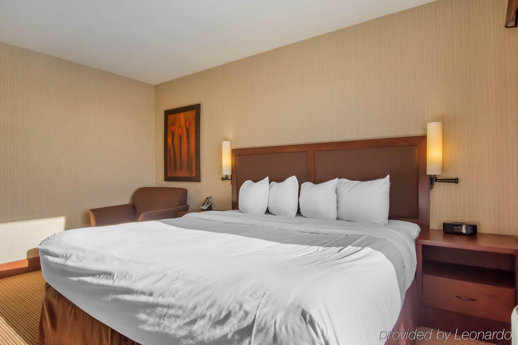 Quality Inn & Suites Levis Exterior photo